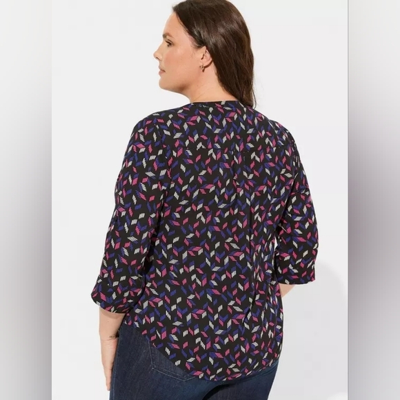 Torrid Black Print Harper 3/4 Sleeve Pullover Blouse Plus Size 1x - Picture 4 of 12